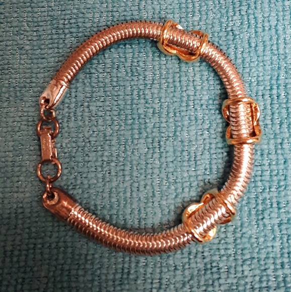 NAPIER Famous Statement Bracelet - Picture 4 of 5